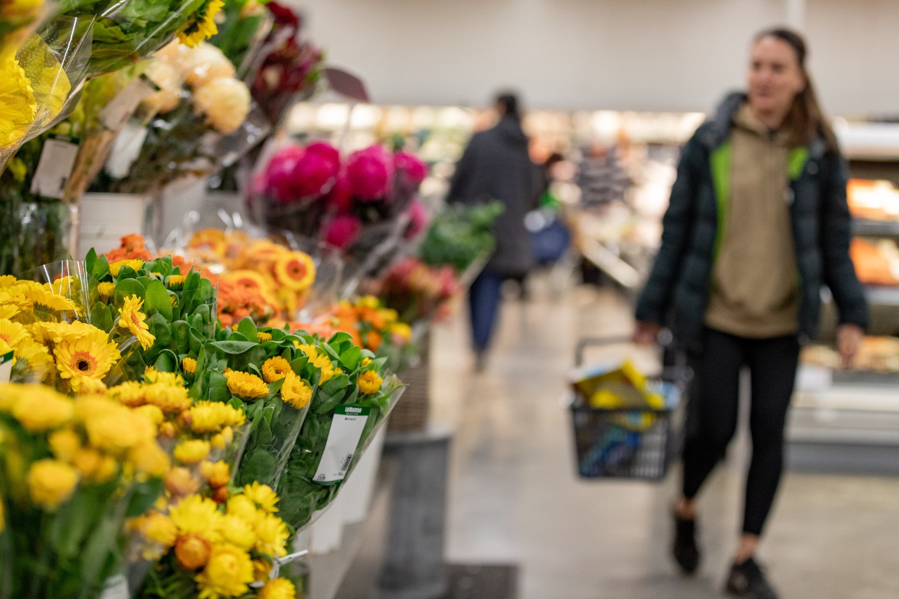 Daily Fresh Flowers for Mother's Day in store at LaManna