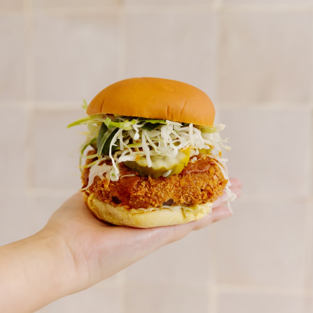 Image showcasing an easy and quick mushroom katsu burger recipe