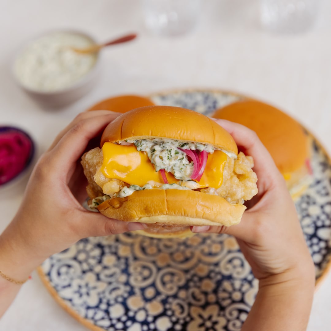 Image showcasing an easy and quick rockling fish burger recipe