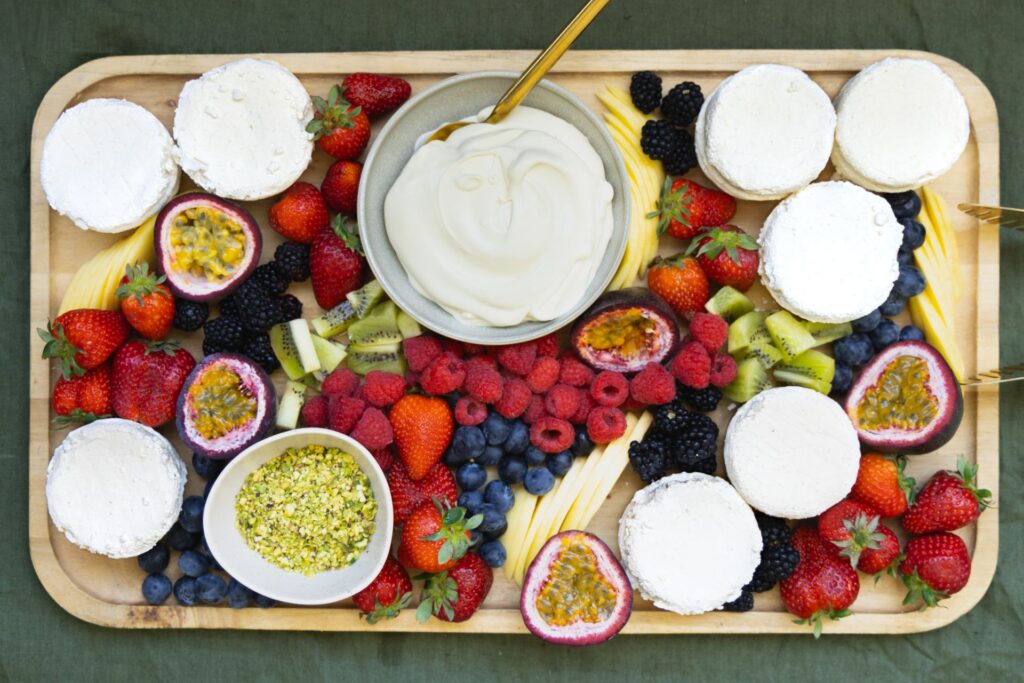 DIY pavlova grazing board