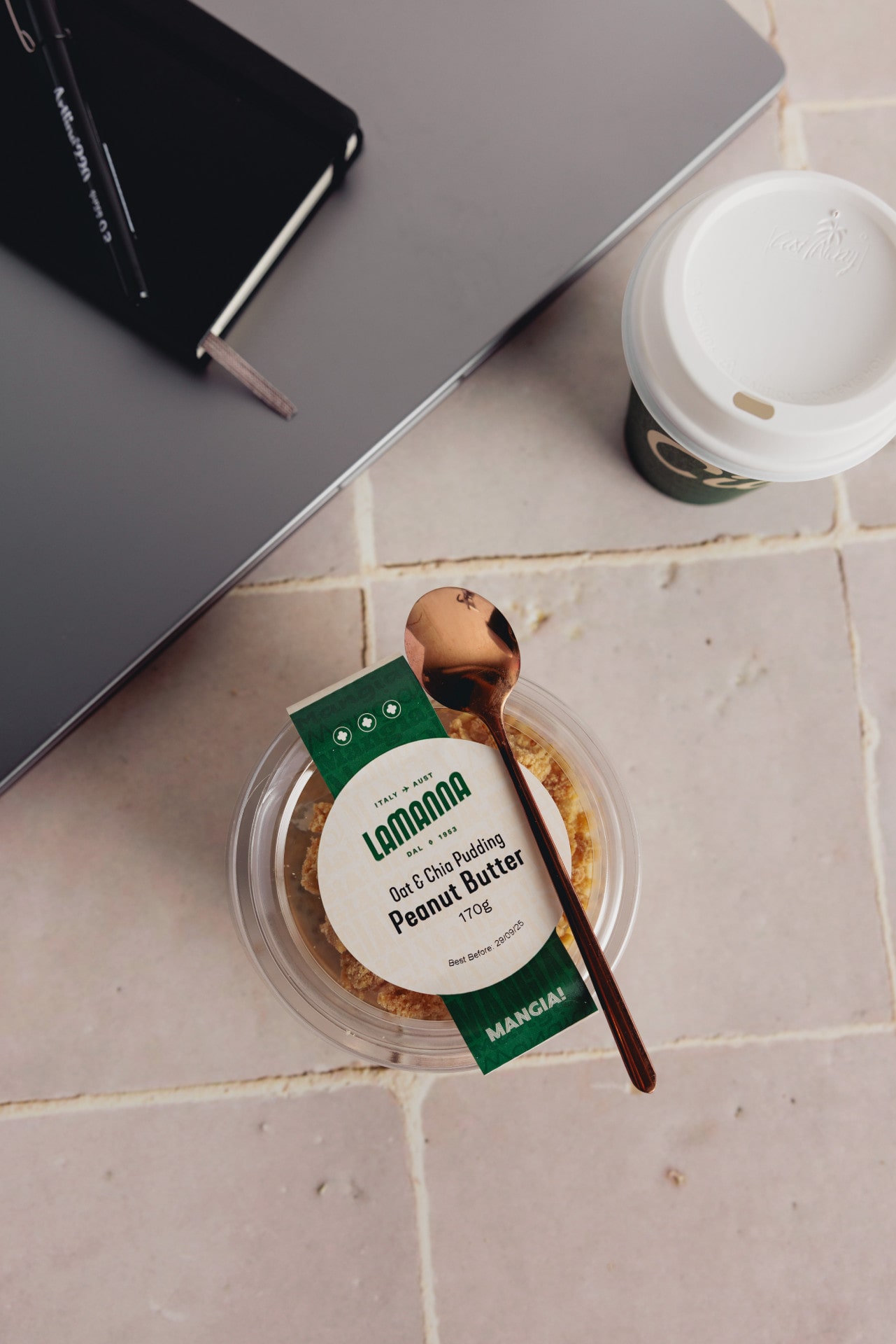 lamanna-breakfast-pot-peanut-butter-crumble-laptop